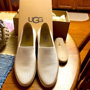 UGG Sammy White Shoes. Size 10